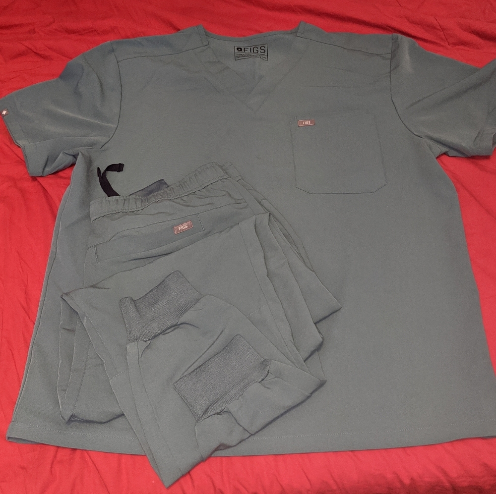 Figs scrubs